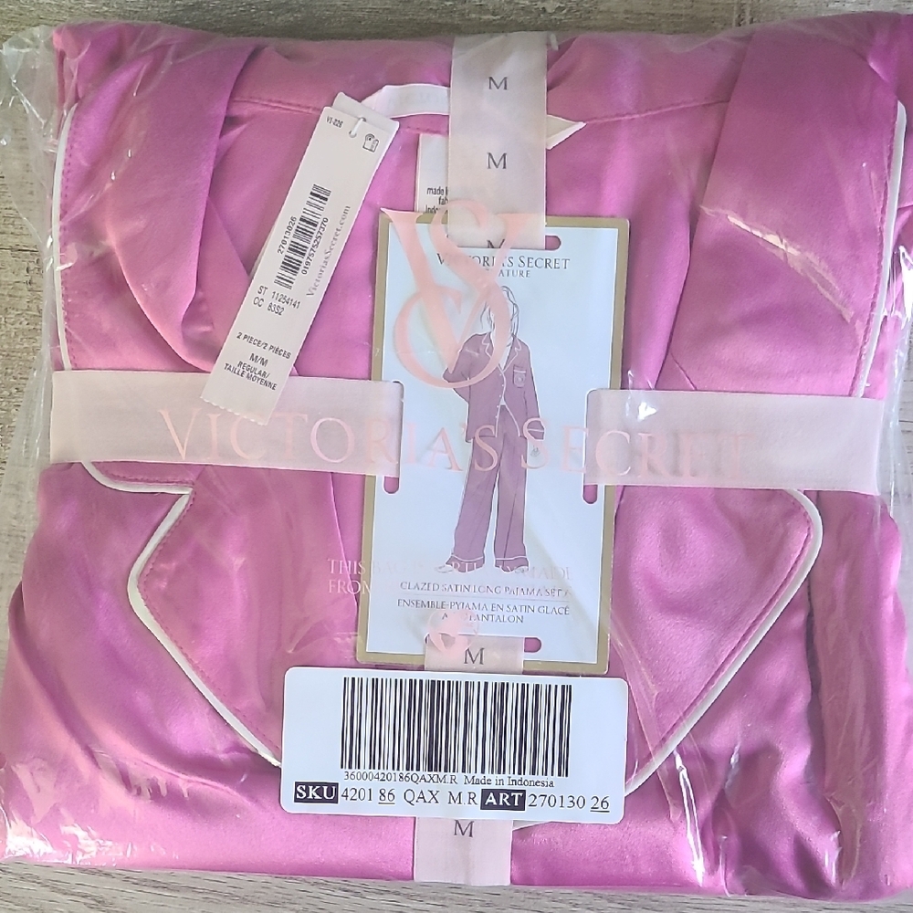 Victoria's Secret Pink Plush Pajama Set